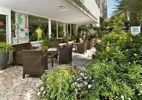 Hotel Strand 酒店 里乔内