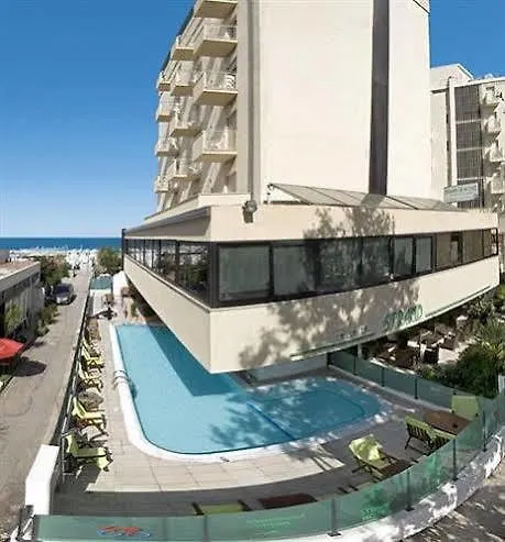 Hotel Strand Hotel 3*