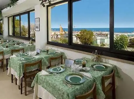 Hotel Strand Ξενοδοχείο Ριτσιόνε